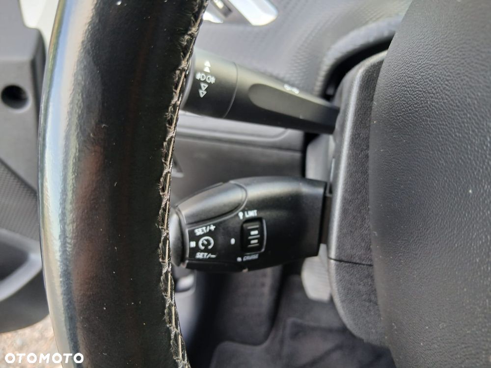 Peugeot 208 Blue-HDi 100 Stop&Start Style - 22