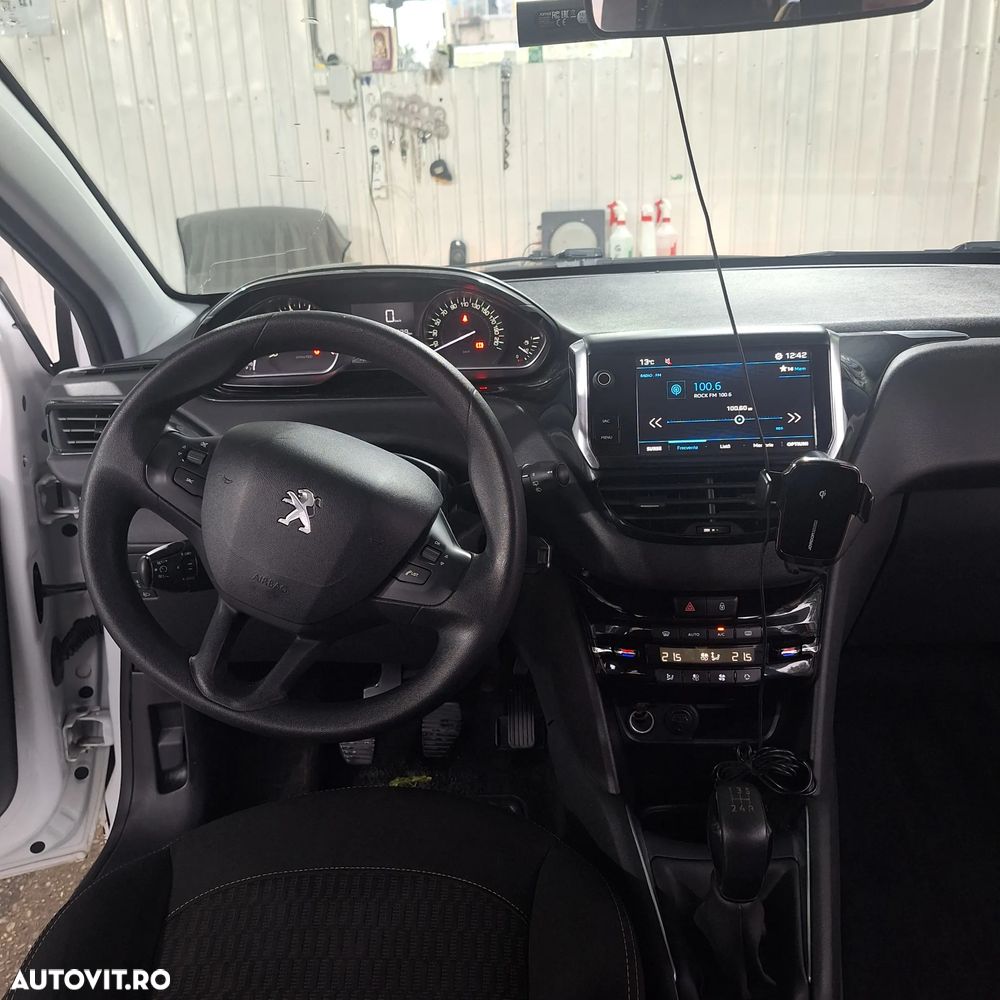 Peugeot 208 1.2 L PureTech Active - 24