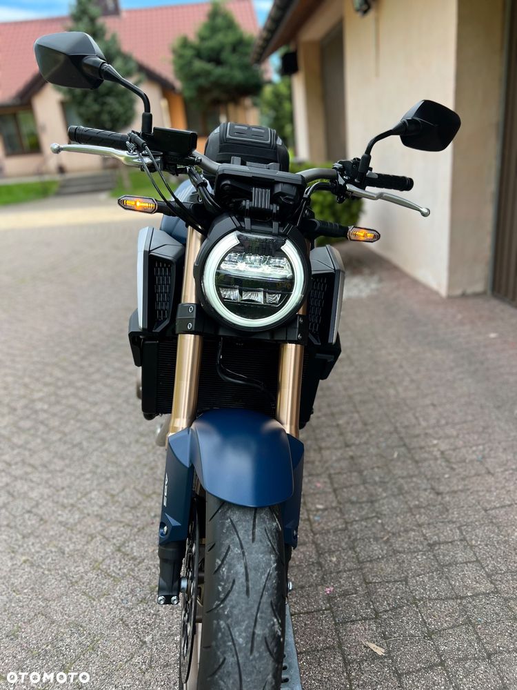 Honda CB - 11