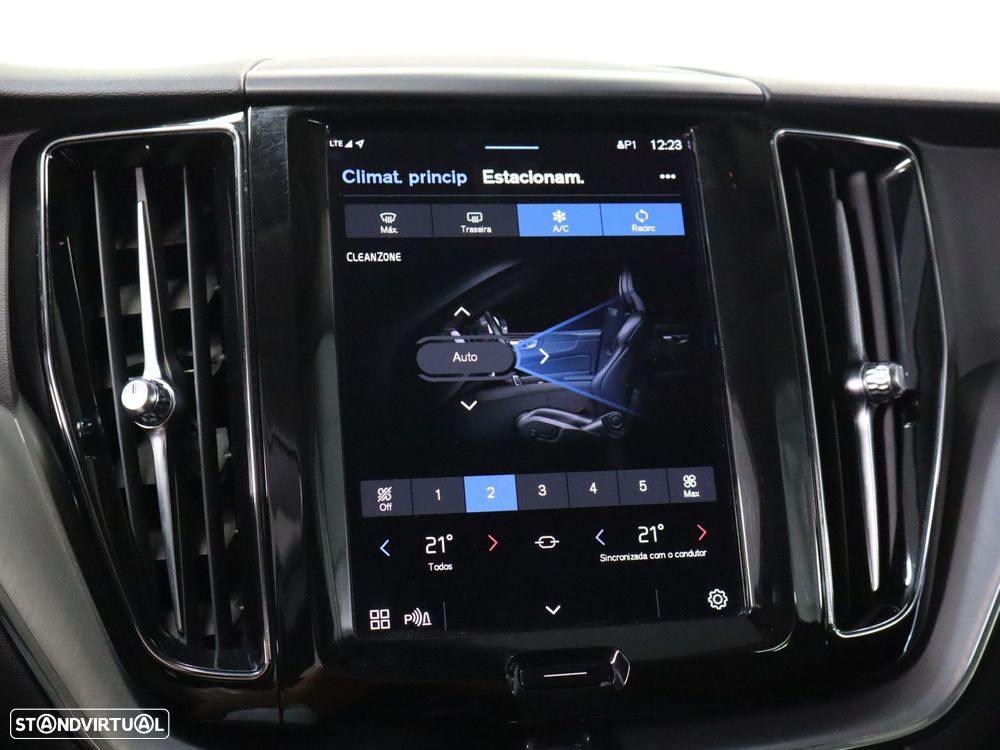 Volvo XC 60 2.0 T6 PHEV Inscription AWD - 17