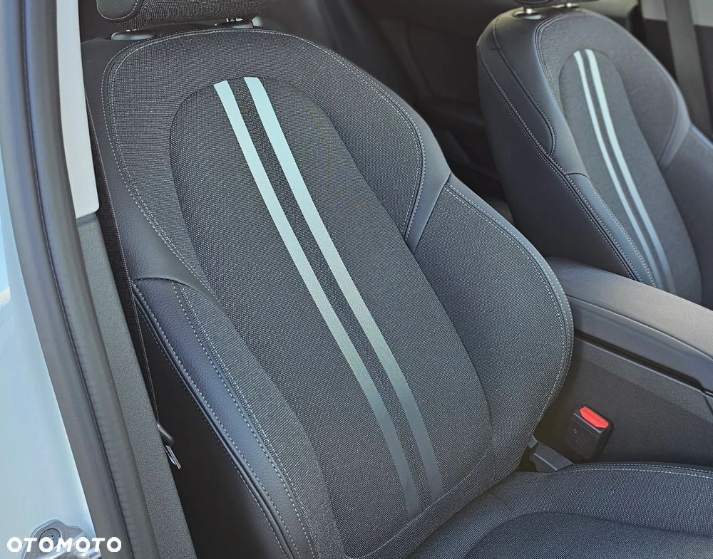 BMW Seria 1 118i - 28