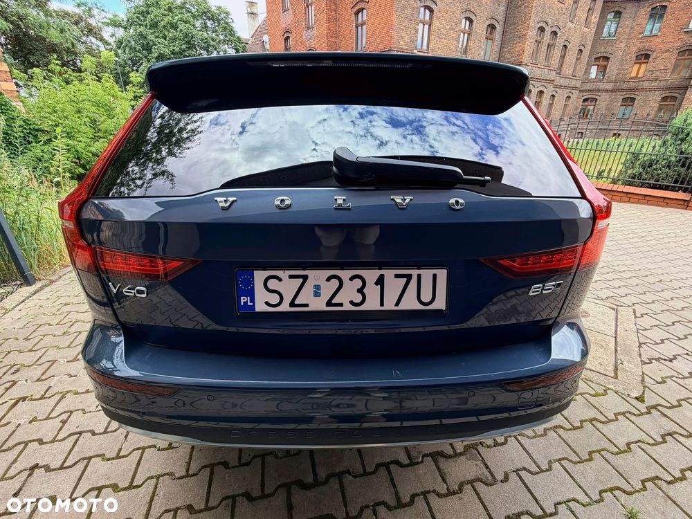 Volvo V60 Cross Country B5 B AWD Plus - 9