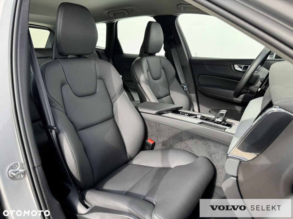 Volvo XC 60 B5 B AWD Plus Dark - 14