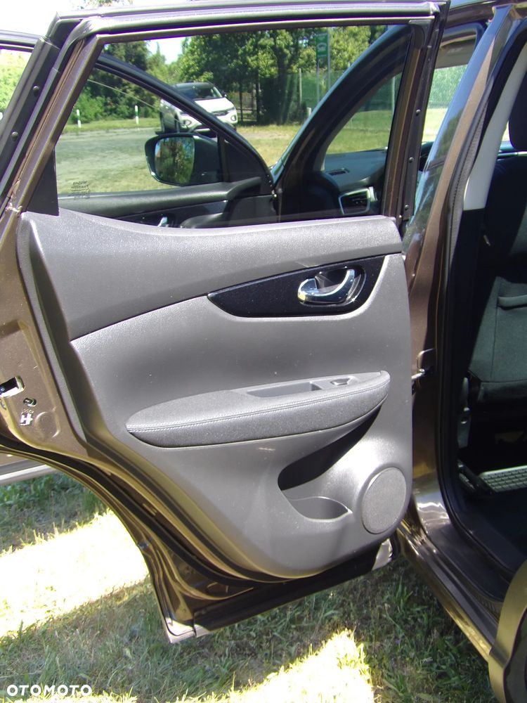 Nissan Qashqai 1.6 DIG-T N-Connecta - 19