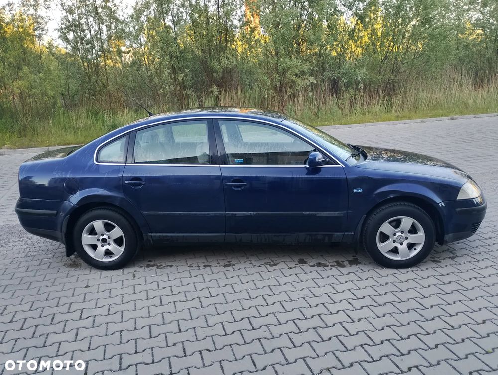 Volkswagen Passat 1.9 TDI Comfortline - 4