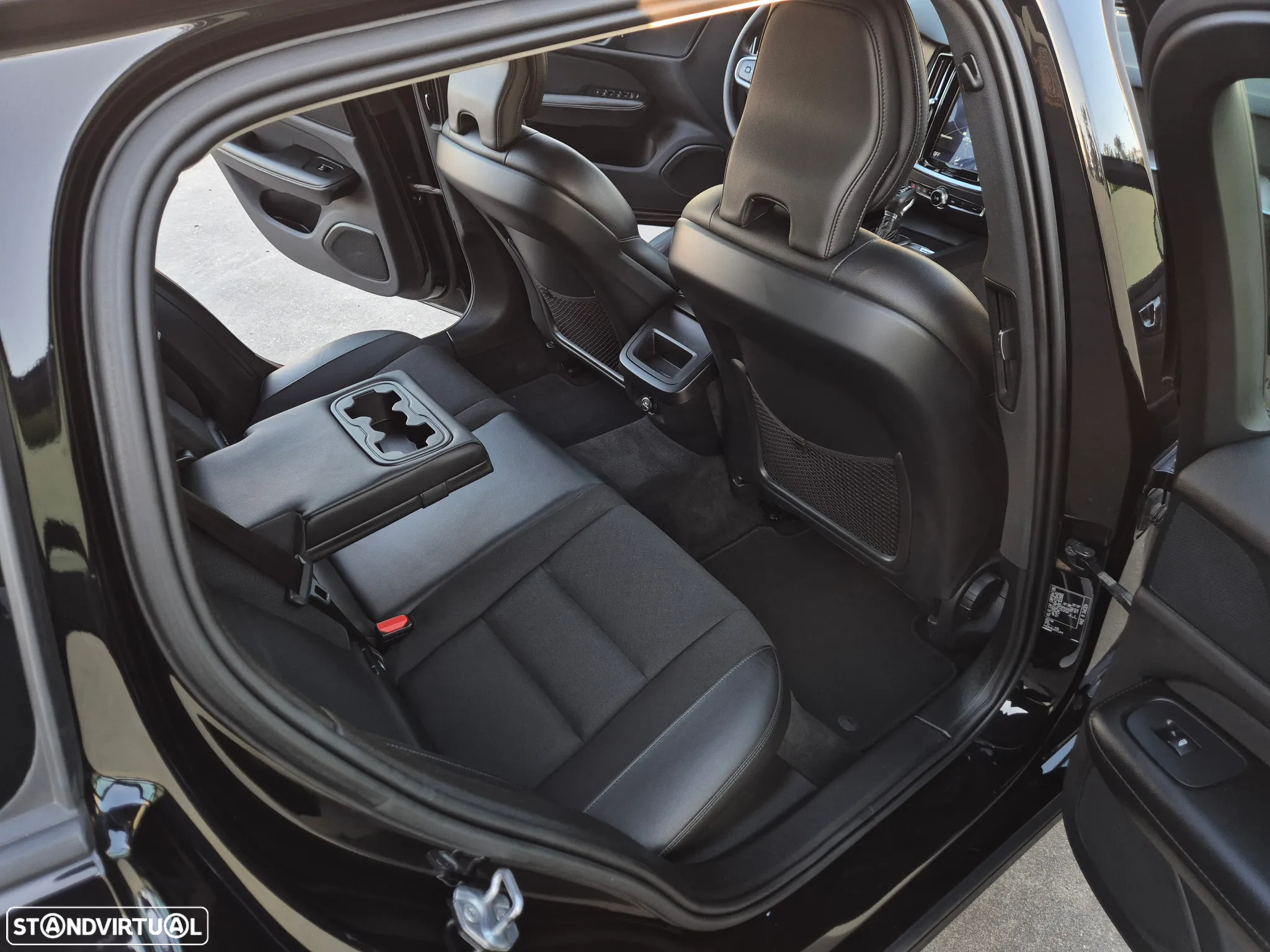 Volvo V60 2.0 D3 Momentum Plus Geartronic - 45