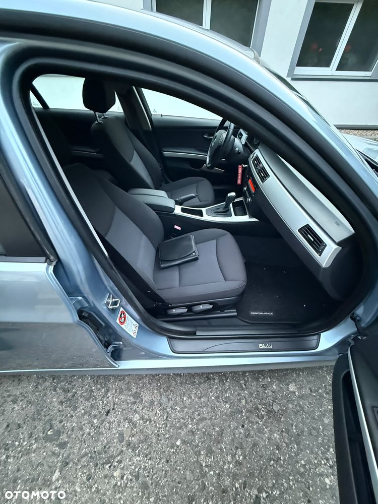 BMW Seria 3 318i Edition Exclusive - 13