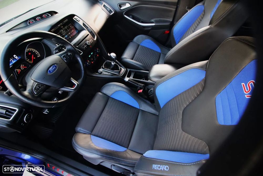 Ford Focus 2.0 EcoBoost ST - 16