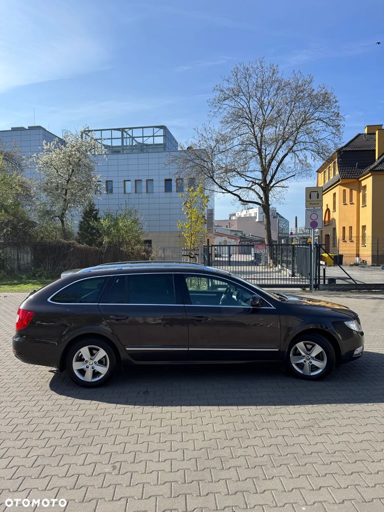 Skoda Superb 2.0 TDI PD Elegance - 3