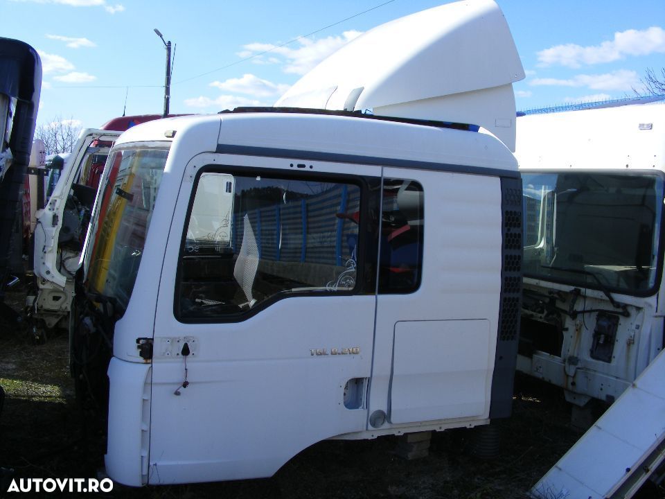 Cabina Man TGL - 1
