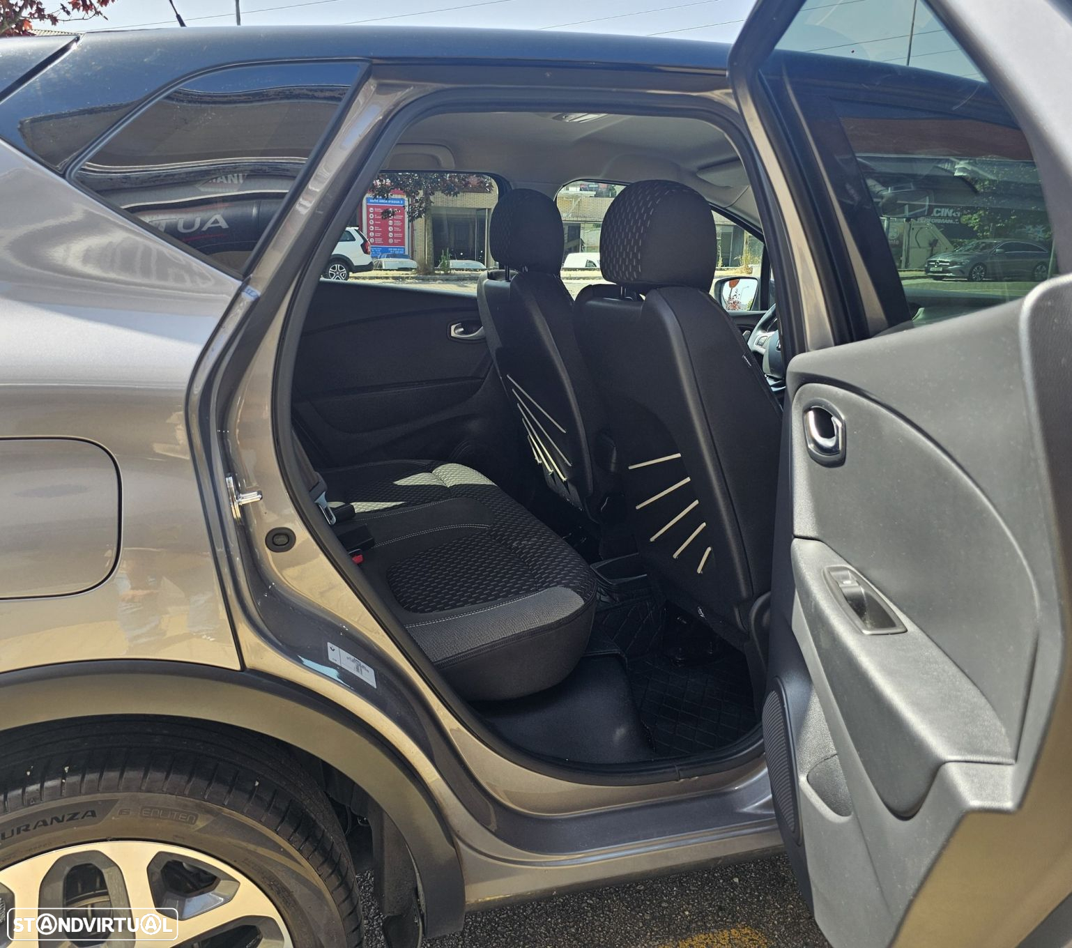 Renault Captur 1.5 dCi Exclusive - 11
