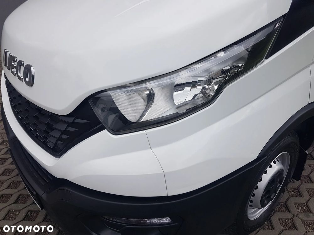 Iveco DAILY KONTENER NISKOPODŁOGOWY 4,43x2,23x2,42 SKLEP FOODTRUCK BAR KLIMA KONIOWÓZ KAMPER - 32