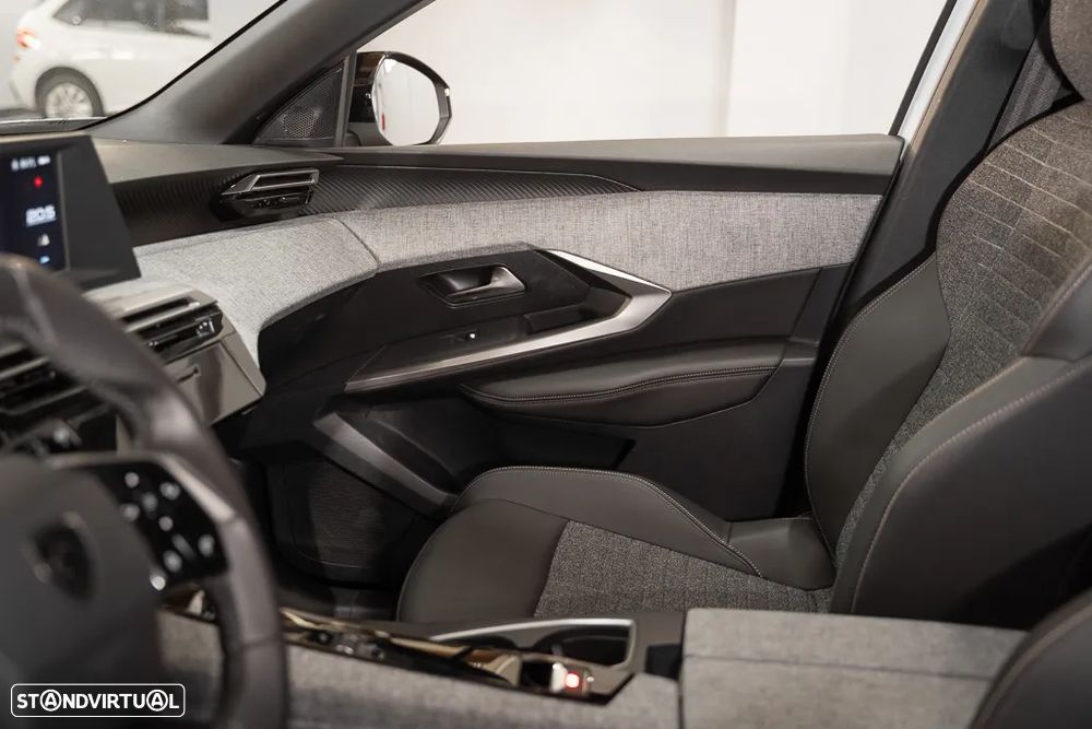 Peugeot 5008 1.2 Hybrid Allure e-DCS6 - 28