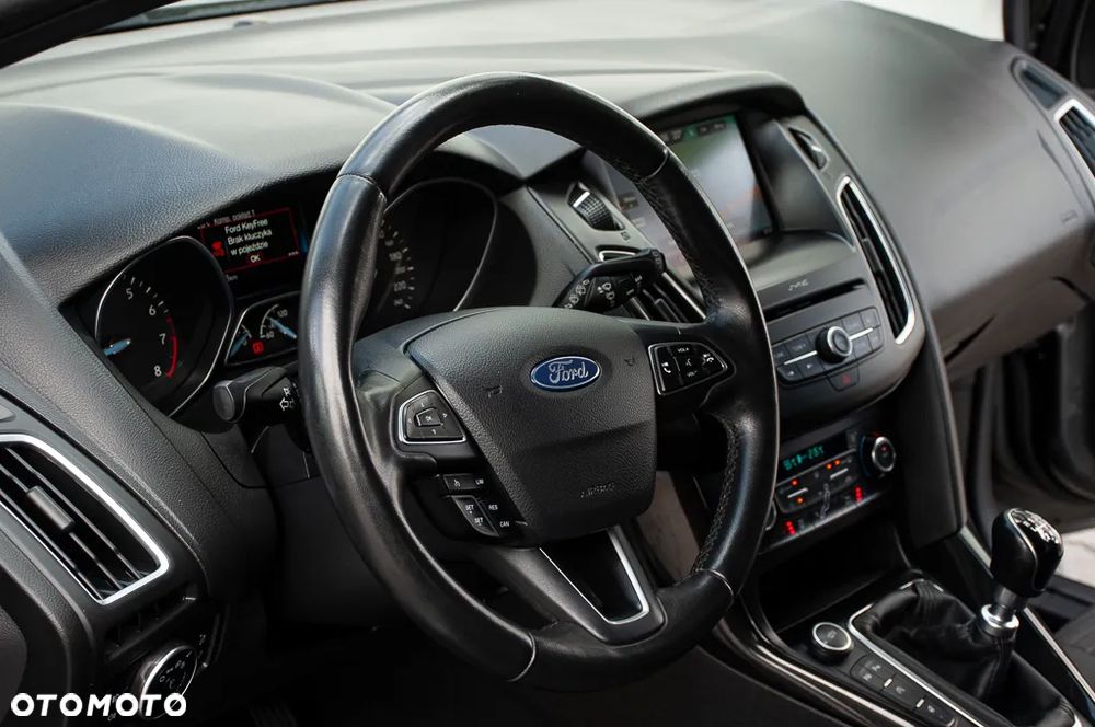 Ford Focus 1.0 EcoBoost STart-Stopp-System TITANIUM - 32