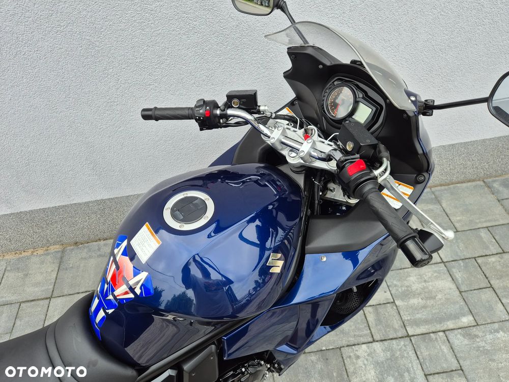 Suzuki GSX - 10