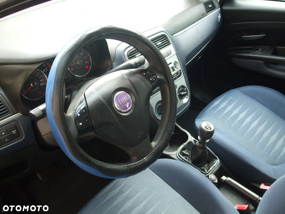 Fiat Grande Punto Actual 1.4 8V Estiva Blue&Me - 27