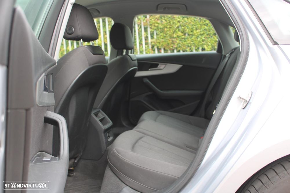 Audi A4 2.0 TDI ultra S tronic - 14