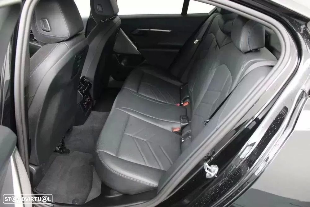 BMW 520 d xDrive Pack Desportivo M - 39