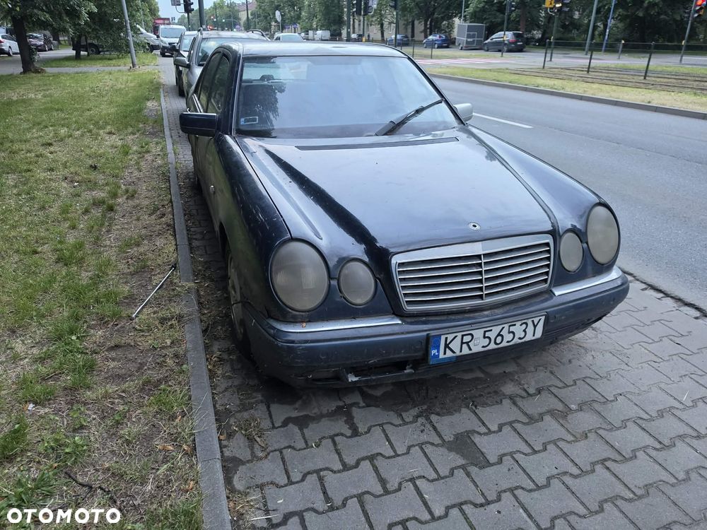 Mercedes-Benz Klasa E - 1
