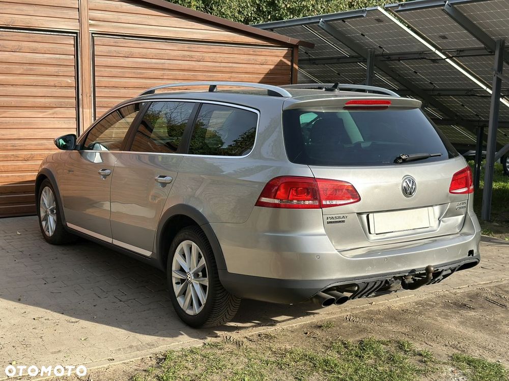 Volkswagen Passat Alltrack 2.0 TDI 4Motion BlueMotion Tec - 2