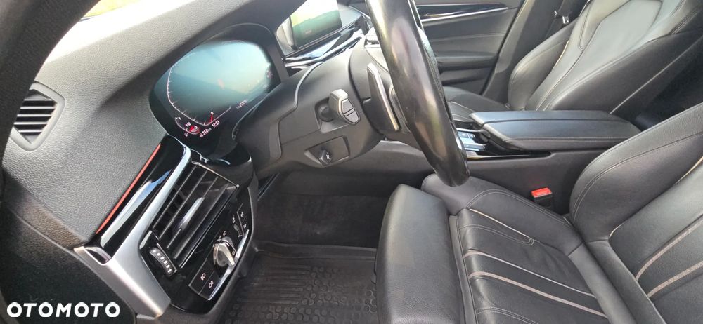 BMW Seria 5 520d xDrive MHEV Sport Line sport - 9