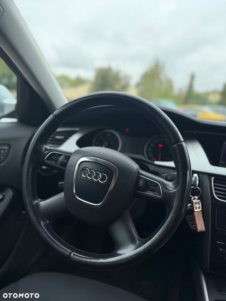 Audi A4 Limousine - 15