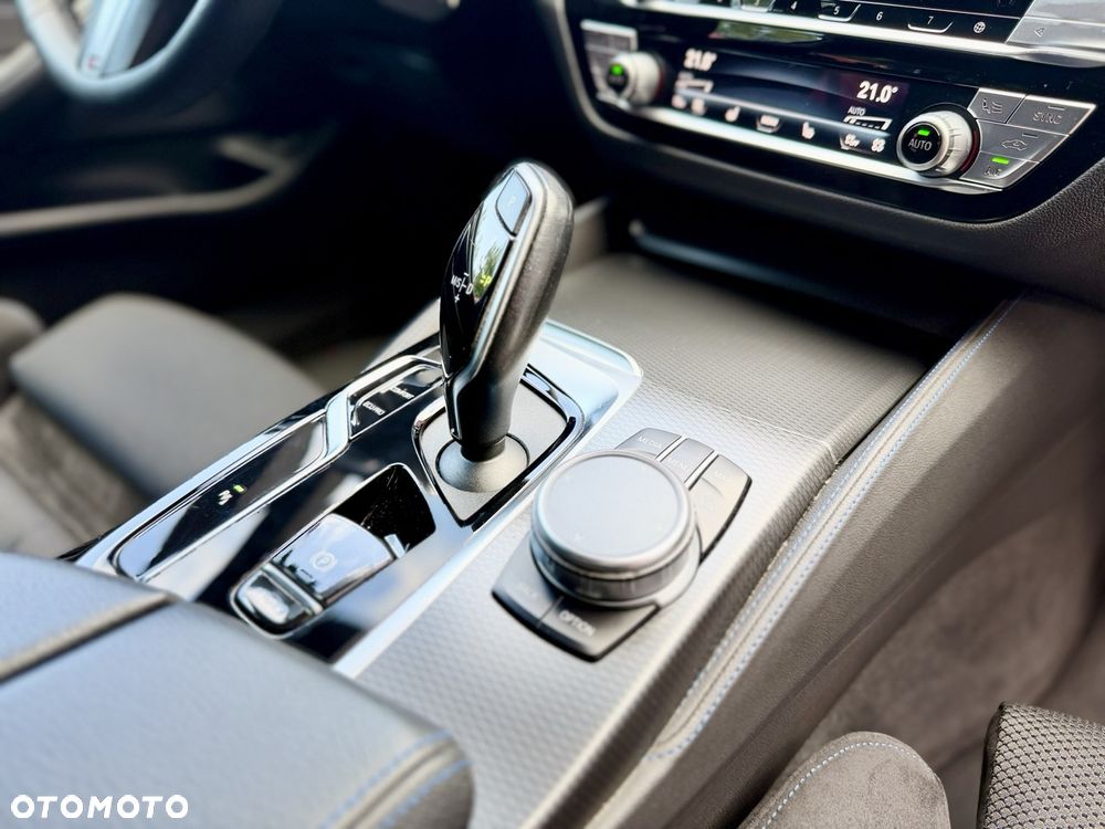 BMW Seria 5 520d xDrive M Sport Edition - 22