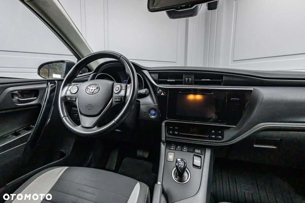 Toyota Auris Hybrid 135 Premium - 6
