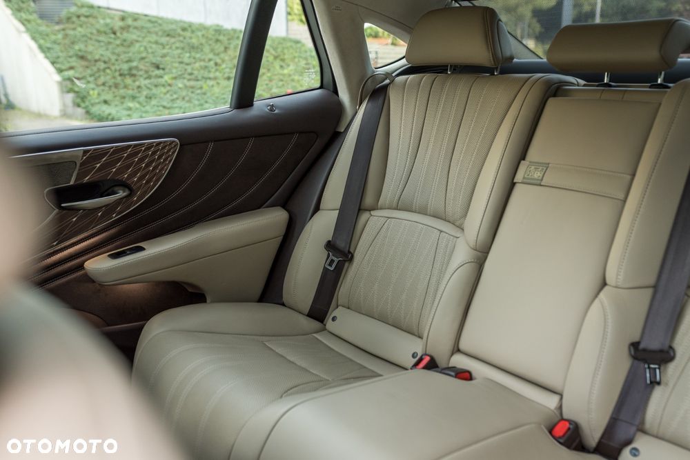 Lexus LS - 26