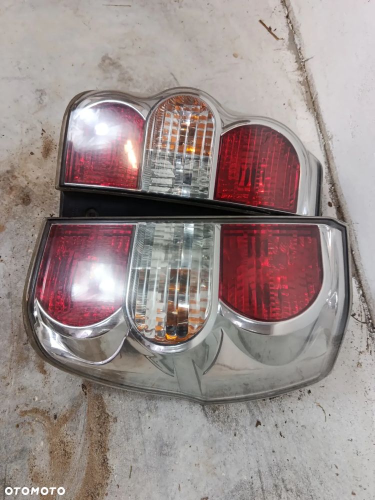 Lampy lampa tył prawa lewa Suzuki Grand Vitara 2 3 Drzwi - 2