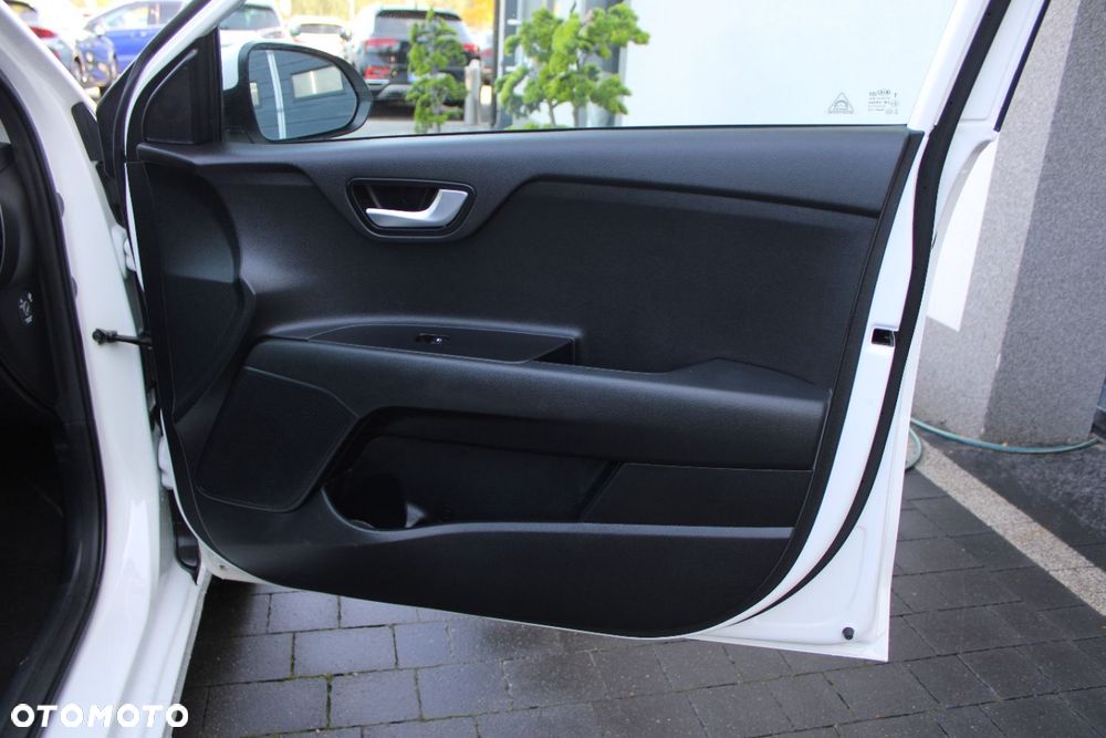 Kia Rio - 28