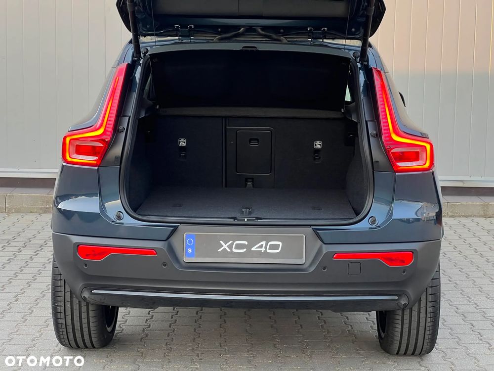 Volvo XC 40 B4 AWD Ultimate Dark - 17