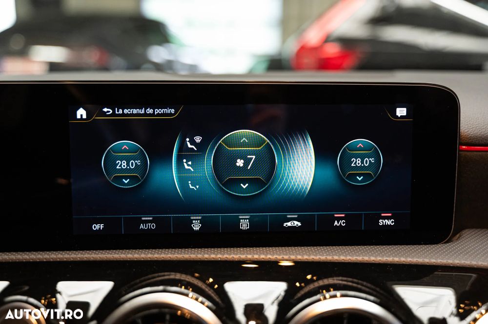 Mercedes-Benz A 220 d Sedan 8G-DCT AMG Line - 29