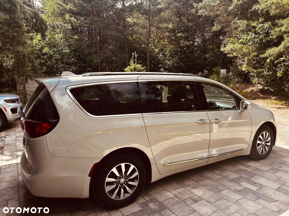 Chrysler Pacifica - 3