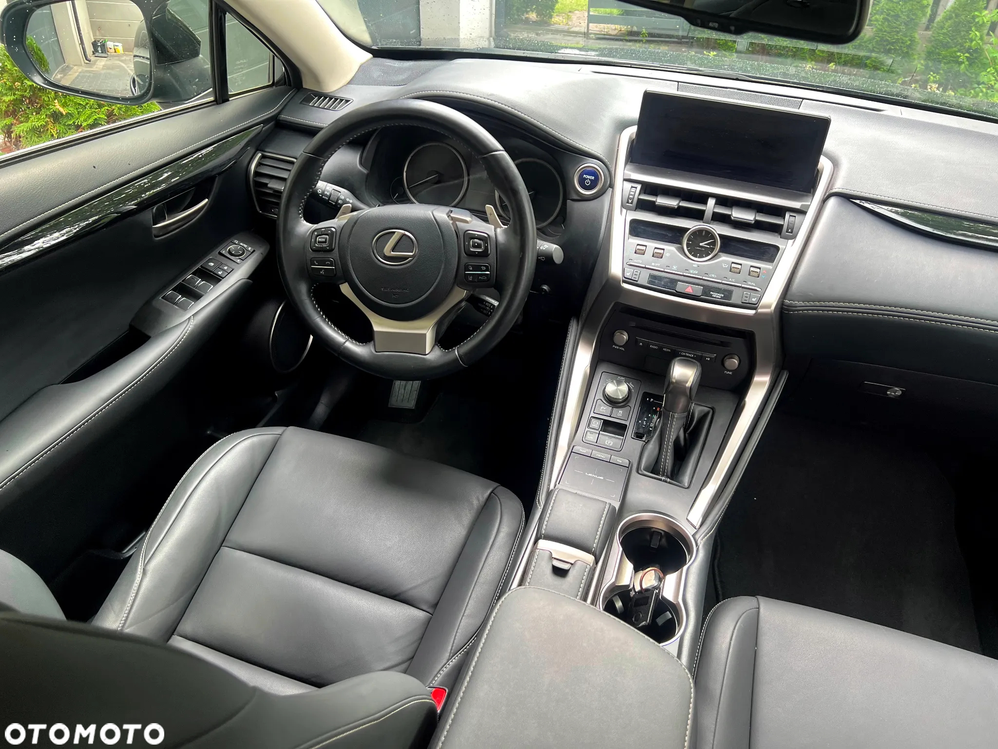 Lexus NX 300h Prestige AWD - 18