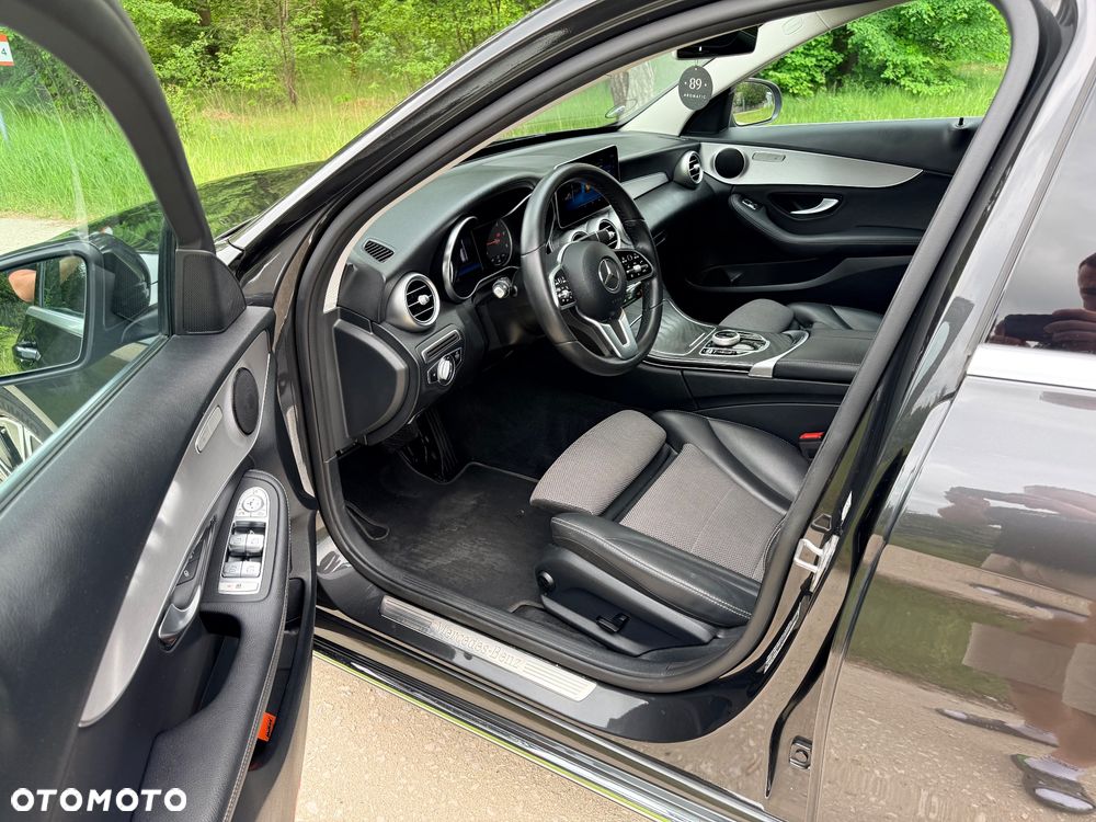 Mercedes-Benz Klasa C 220 d 4Matic 9G-TRONIC Avantgarde - 18