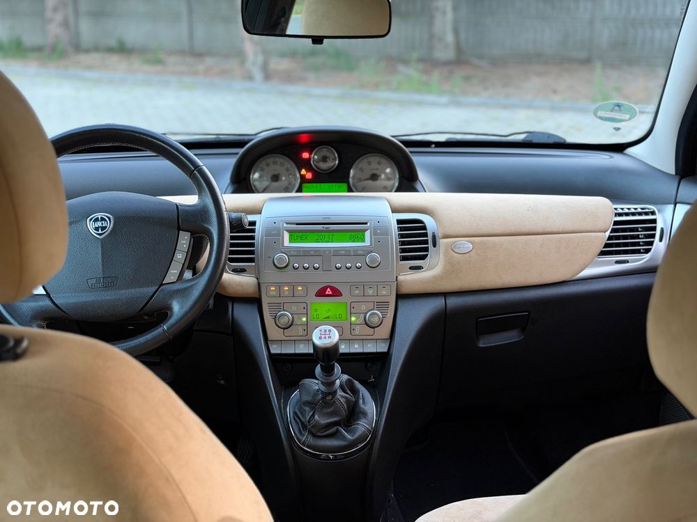 Lancia Ypsilon Y 1.4 8v Platino - 17