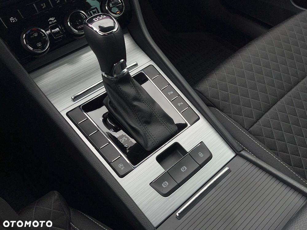 Skoda Superb 2.0 TDI SCR Ambition DSG - 28