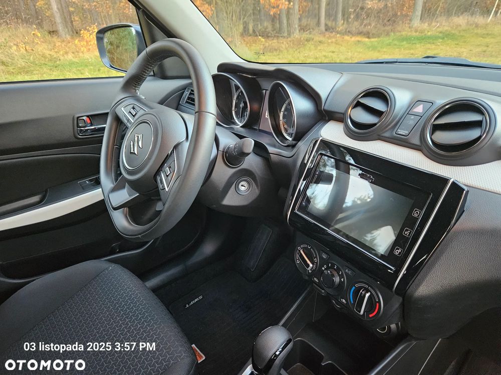 Suzuki Swift 1.2 Dualjet SHVS Premium Plus CVT - 10