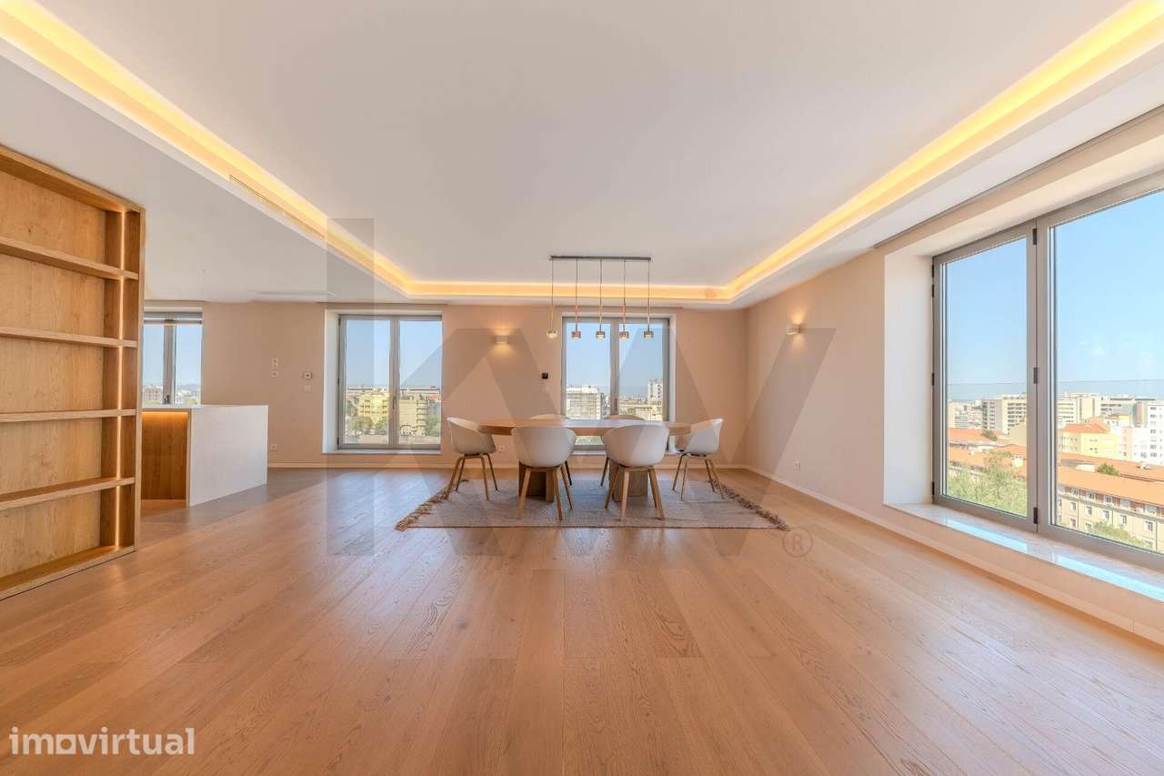 T3 de 211 m2 com 3 suítes e vista panorâmica sobre Lisboa | Amoreiras - Grande imagem: 3/50