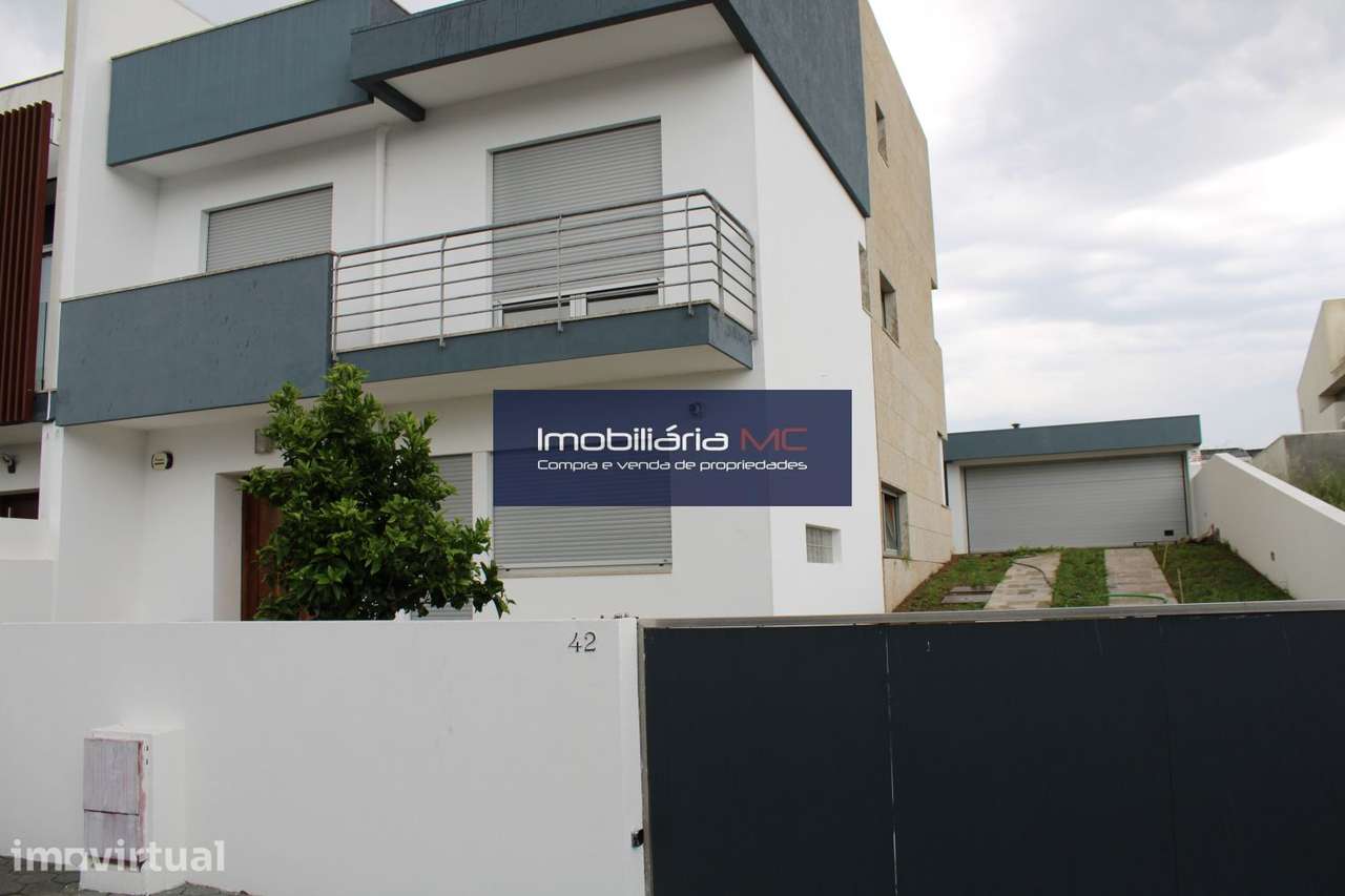 Moradia T3 em Perosinho - Grande imagem: 3/41