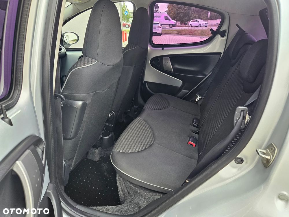 Peugeot 107 1.0 Happy - 25