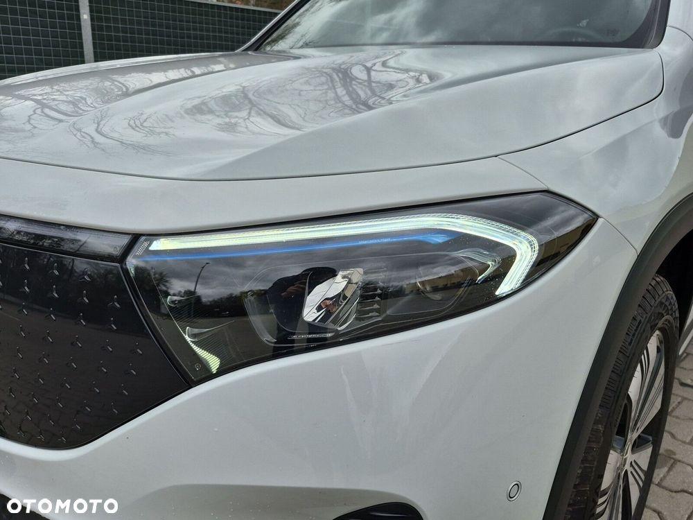 Mercedes-Benz EQB - 11