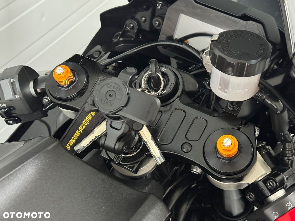Yamaha R7 - 16