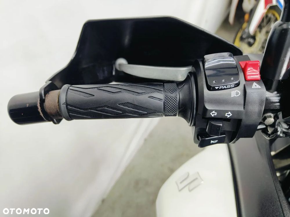 Suzuki V-STROM - 14