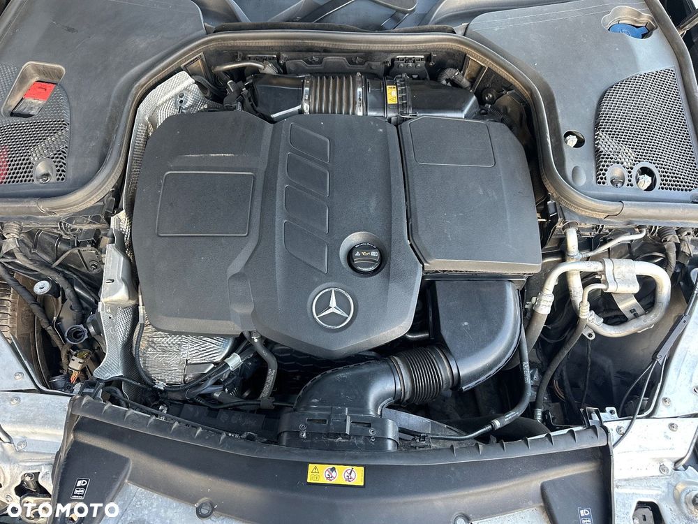 Mercedes-Benz Klasa E 200 4-Matic AMG - 9