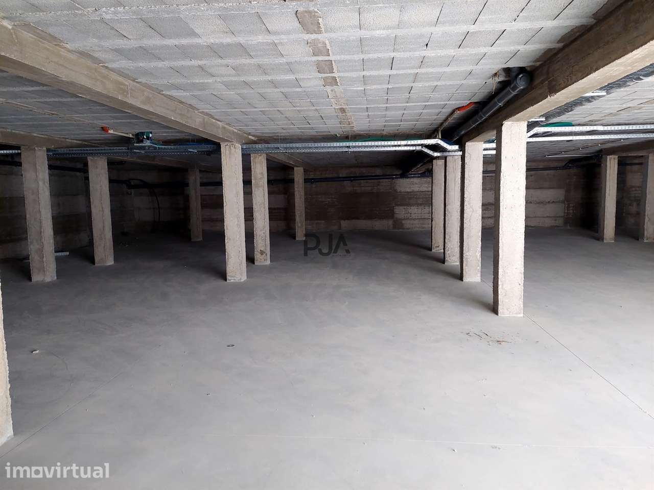 Lugar de Estacionamento / Armazém /Arrumos de 400 m² em Penalva do Cas - Grande imagem: 2/8