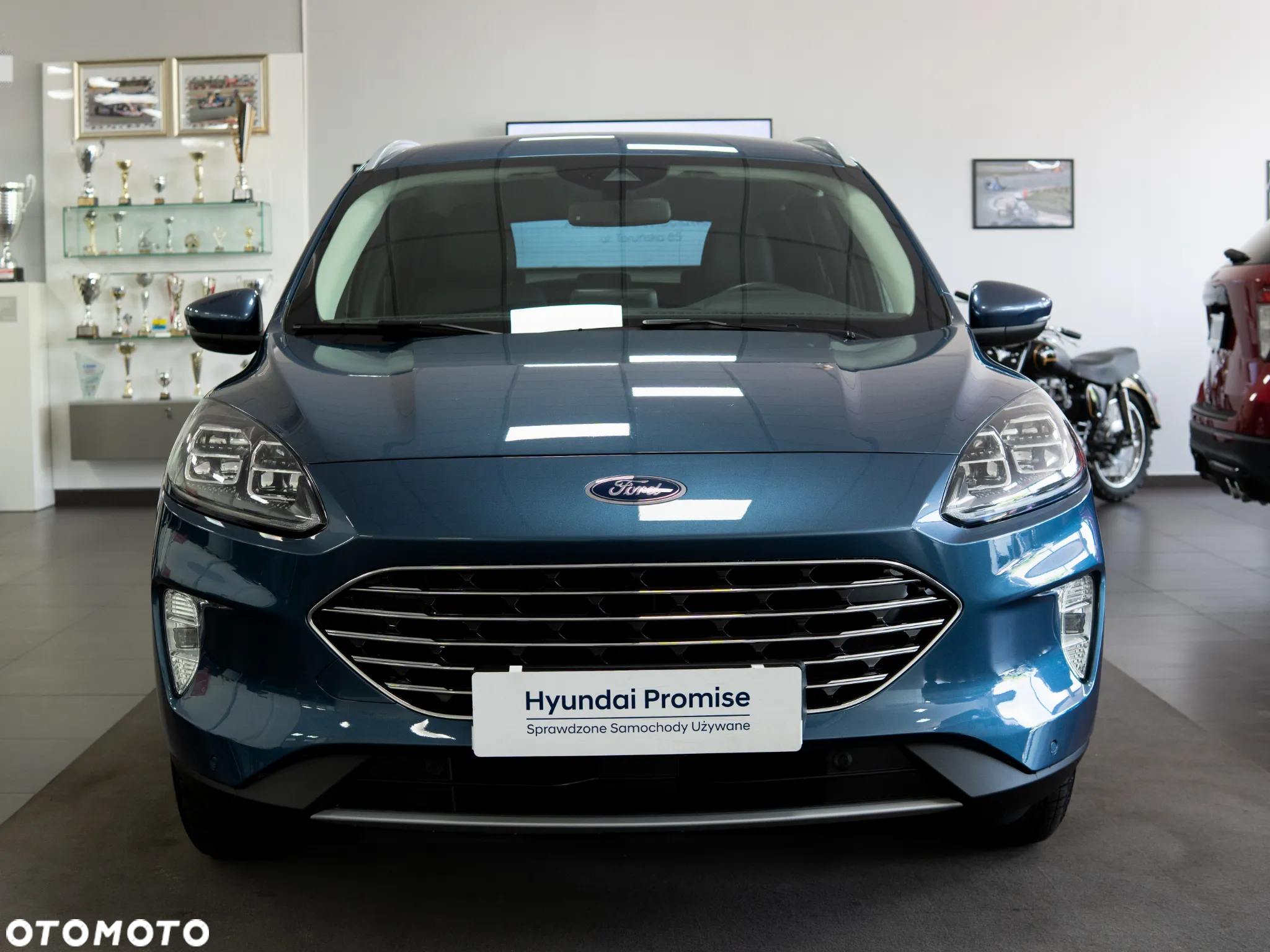 Ford Kuga 2.5 FHEV FWD Titanium X - 2