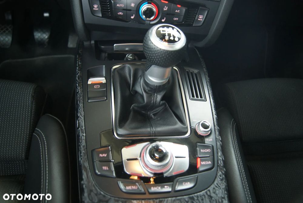 Audi A4 Avant 2.0 TDI DPF clean diesel quattro S line Sportpaket - 25