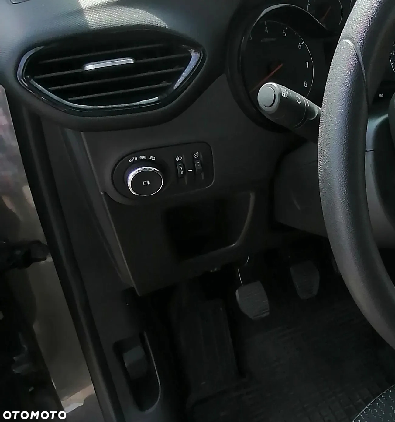 Opel Crossland X - 8